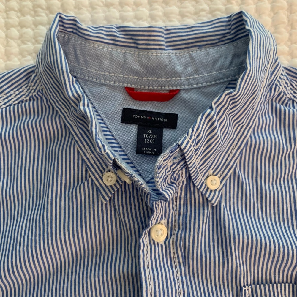 Tommy Hilfiger boys button down, size XL/20